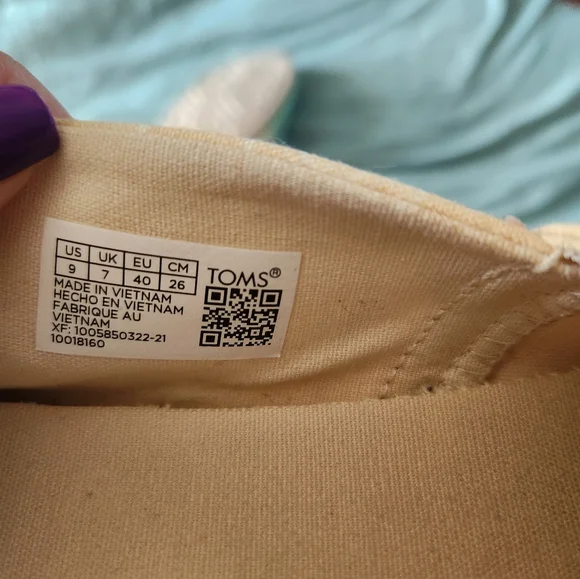 TOMS "Beach" alpargata slip-ons - Picture 3 of 3